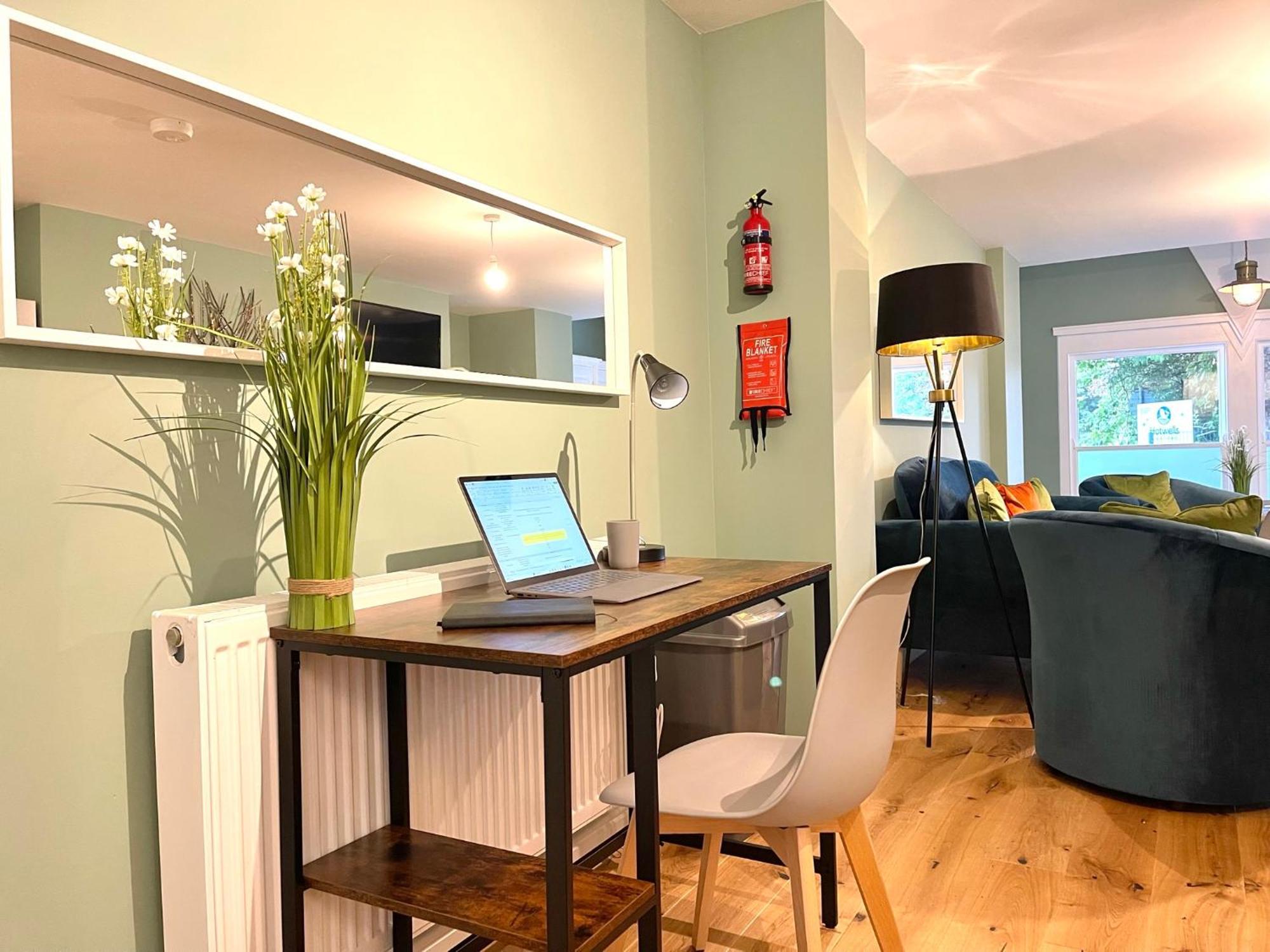 2 Bedroom Apartments Stopoverz 布里斯托 外观 照片